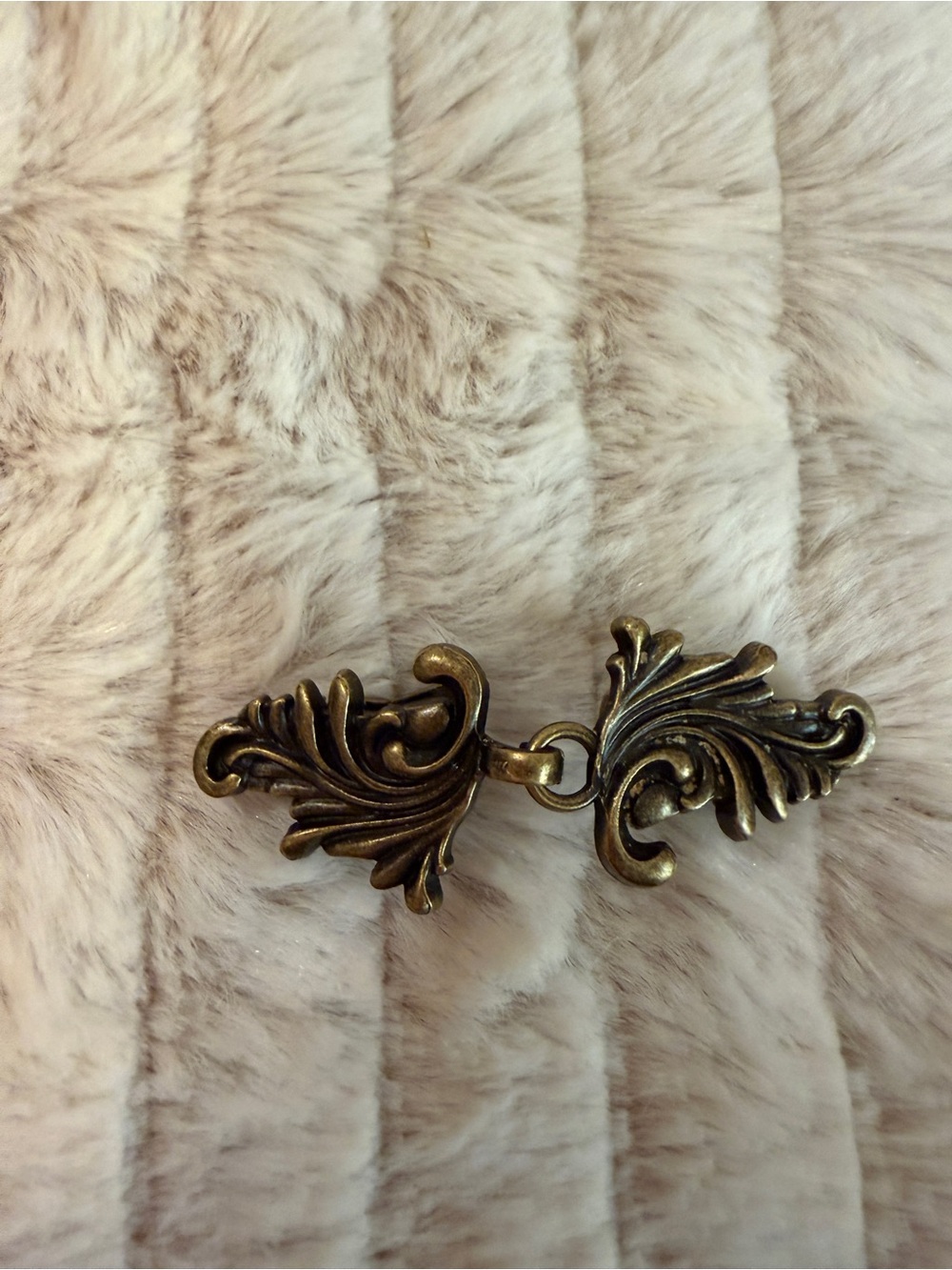 Bronze/Brass Look Sweater/Kimono/Wrap Clip